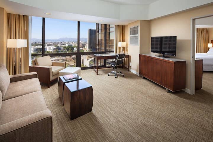 Room 15 of 90